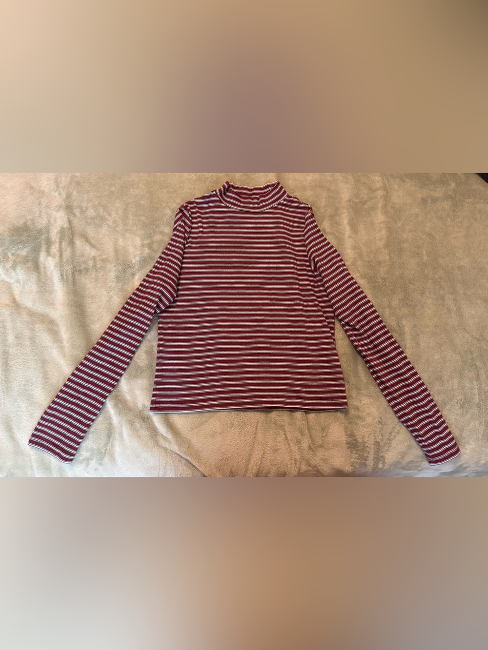 Levis Striped Turtleneck in Burgundy & White